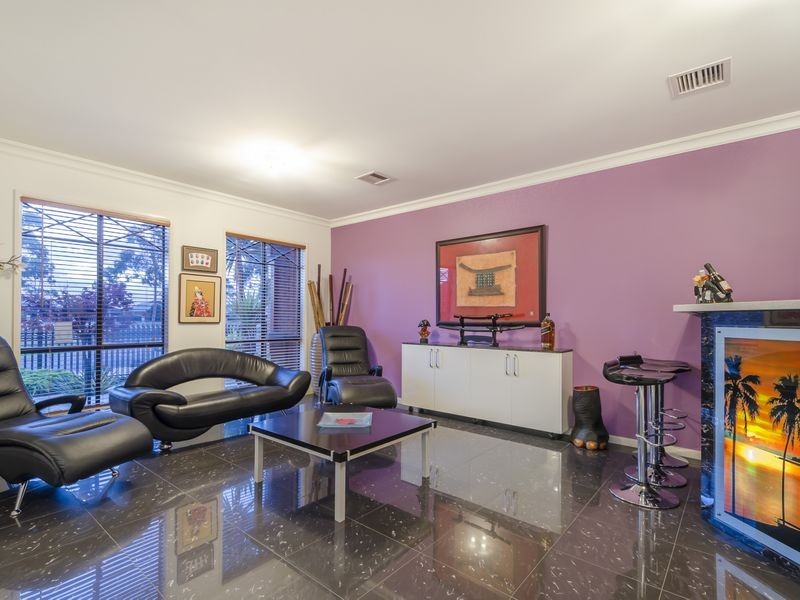 15 Innisfail Drive, Point Cook VIC 3030