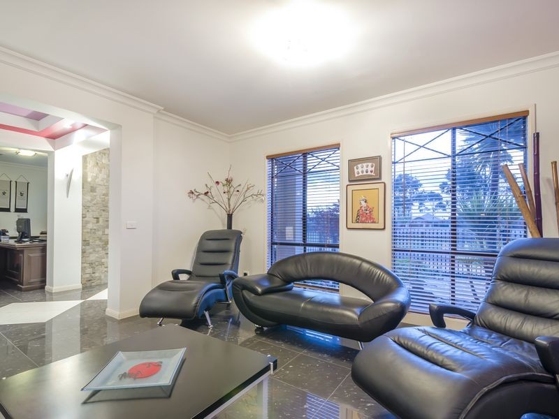 15 Innisfail Drive, Point Cook VIC 3030