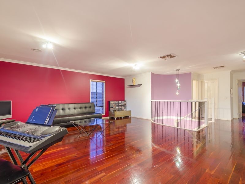 15 Innisfail Drive, Point Cook VIC 3030