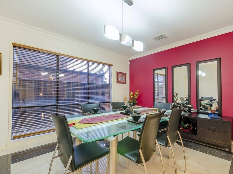 15 Innisfail Drive, Point Cook VIC 3030