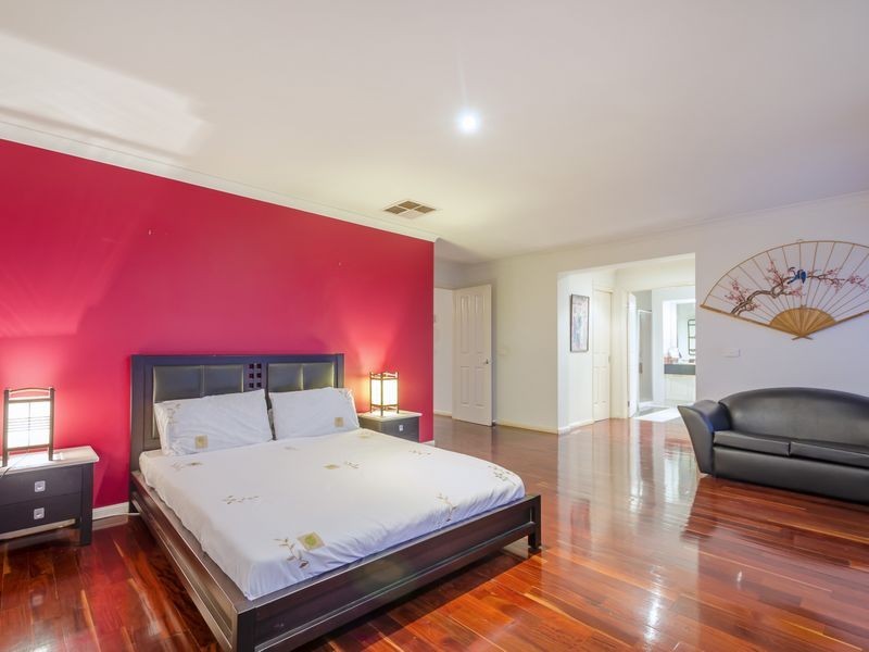 15 Innisfail Drive, Point Cook VIC 3030