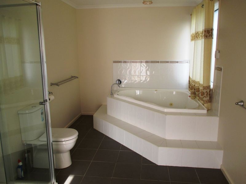 23 San Sebastian Drive, Point Cook VIC 3030