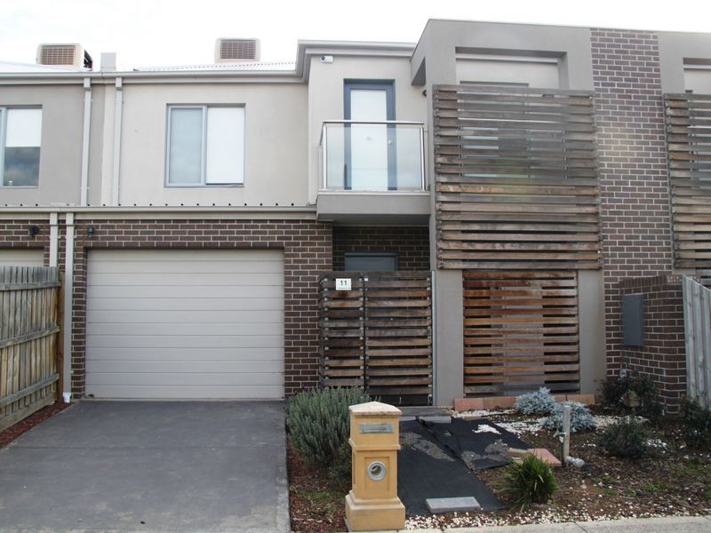 11 Creswick Drive, Point Cook VIC 3030