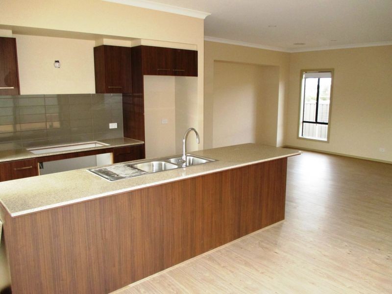 47 Broadstone Way, Point Cook VIC 3030