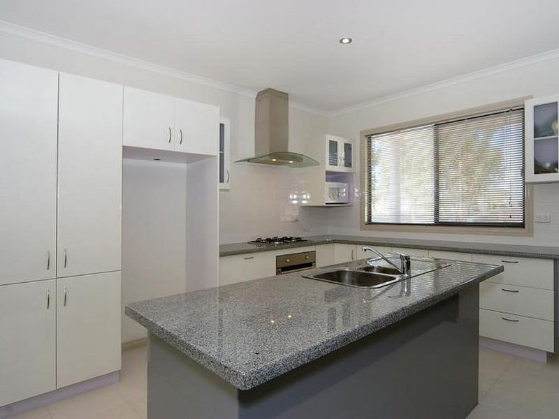 99 McClelland Avenue, Lara VIC 3212