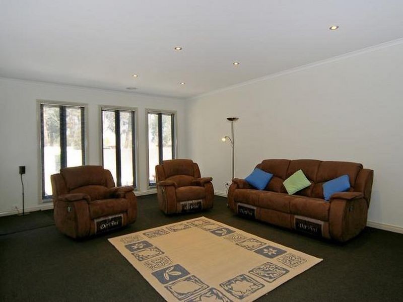 99 McClelland Avenue, Lara VIC 3212