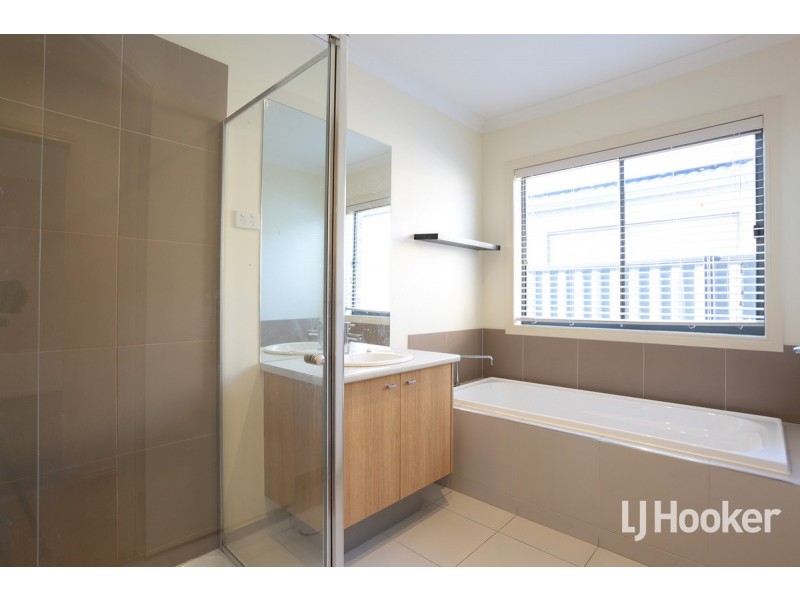 9 Wylie Way, Point Cook VIC 3030