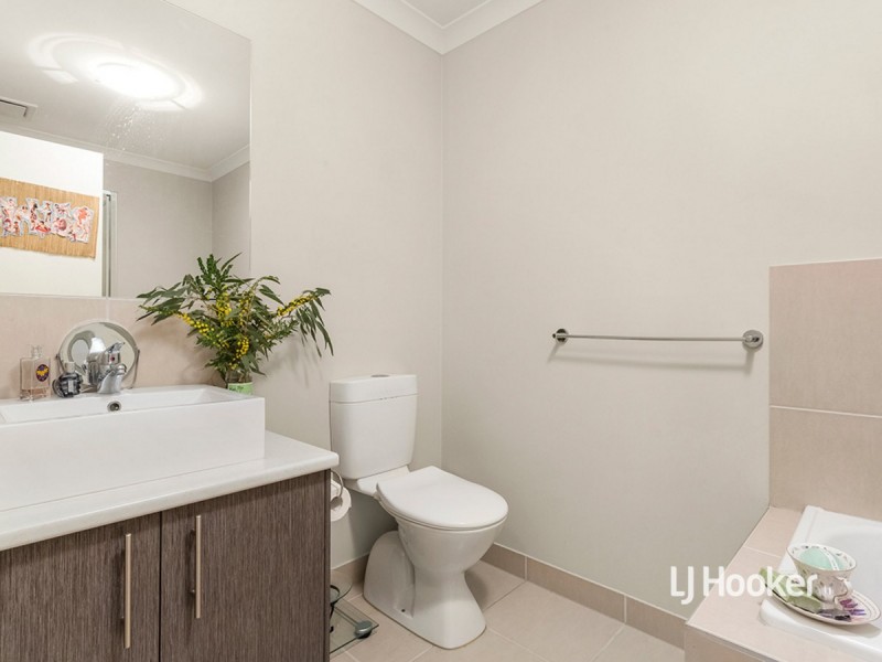 18A Honolulu Drive, Point Cook VIC 3030