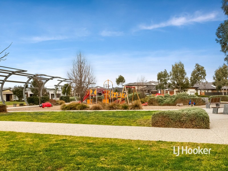 18A Honolulu Drive, Point Cook VIC 3030