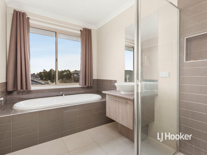 2 Corymbia Court, Truganina VIC 3029