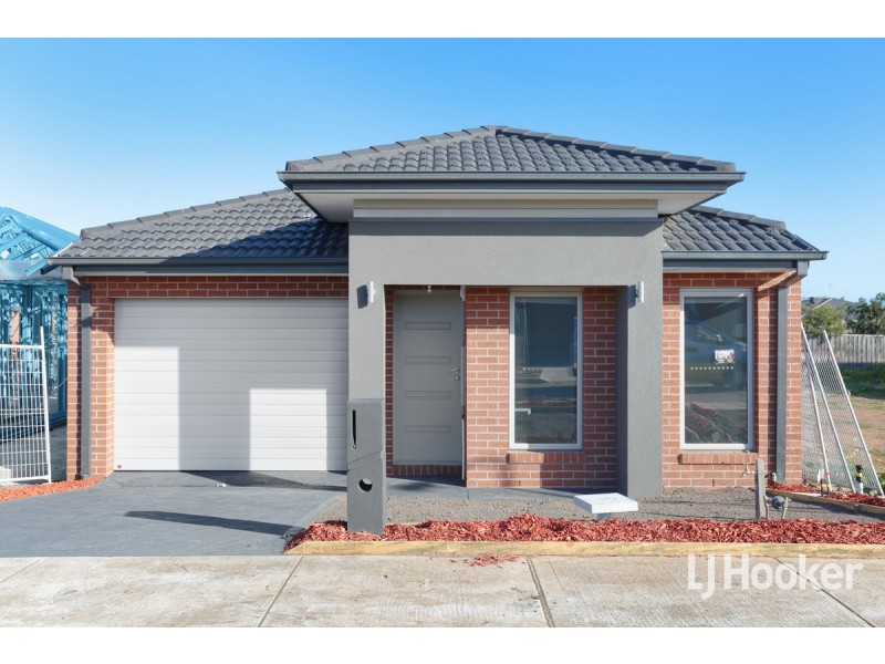 41 Darsham Crescent, Point Cook VIC 3030