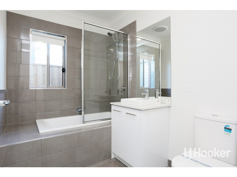 41 Darsham Crescent, Point Cook VIC 3030