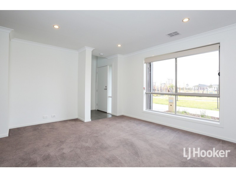 41 Luster Crescent, Tarneit VIC 3029