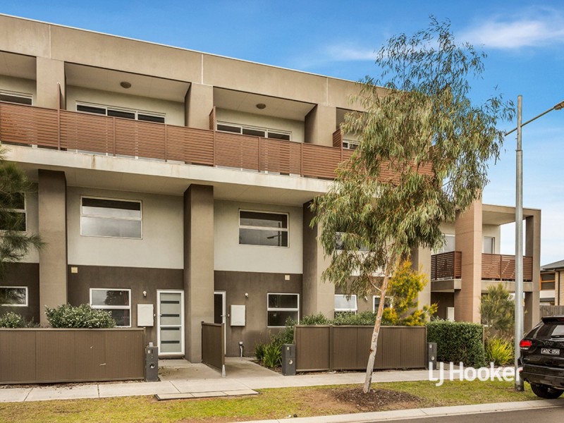 5 Lockheed Parade, Point Cook VIC 3030