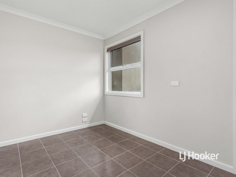 5 Lockheed Parade, Point Cook VIC 3030