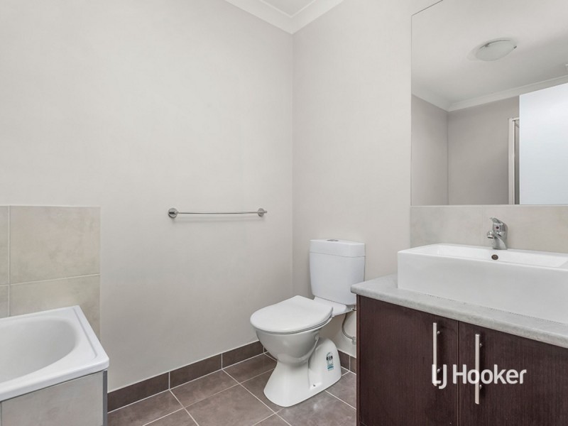 5 Lockheed Parade, Point Cook VIC 3030
