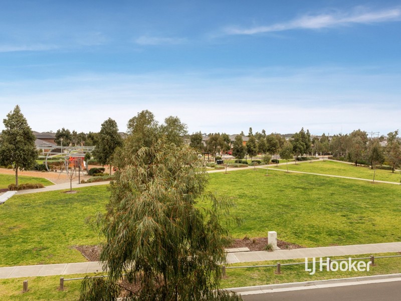 5 Lockheed Parade, Point Cook VIC 3030