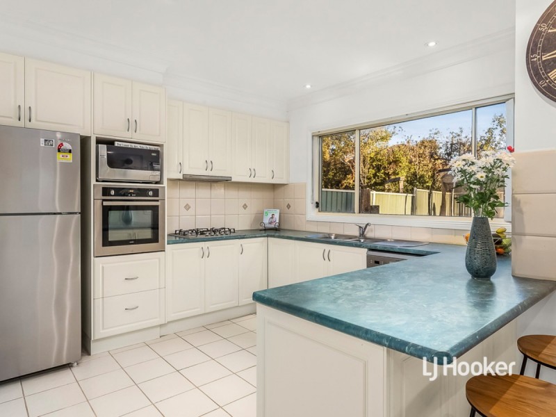 11 Barrington Terrace, Point Cook VIC 3030