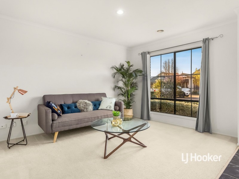 20 Hollington Crescent, Point Cook VIC 3030