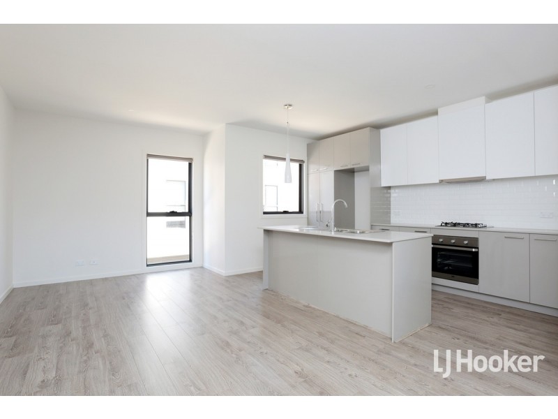 37 Tribeca Drive, Point Cook VIC 3030