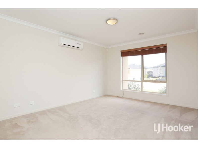 55 Waves Drive, Point Cook VIC 3030