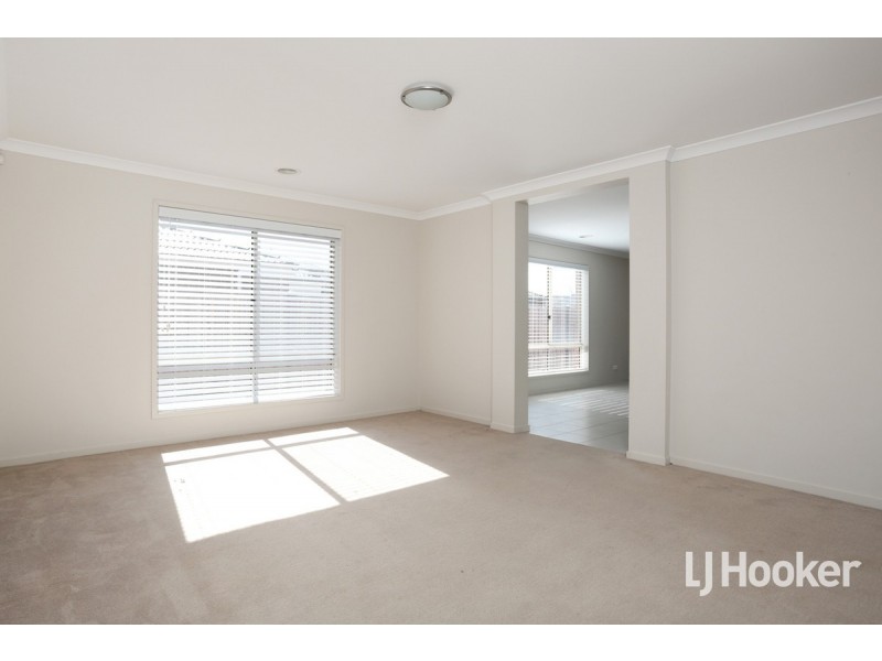 18 Bovard Avenue, Point Cook VIC 3030