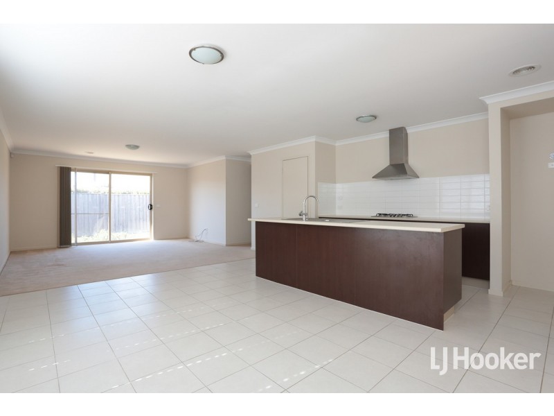 18 Bovard Avenue, Point Cook VIC 3030