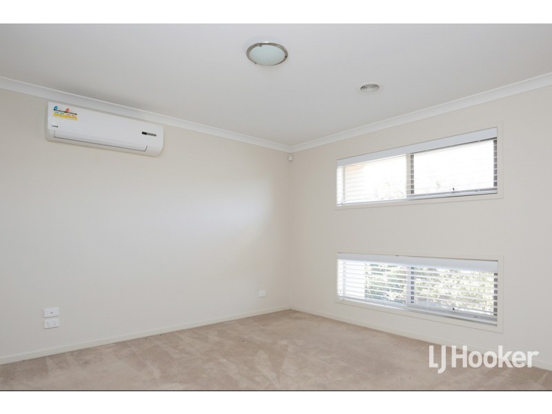 18 Bovard Avenue, Point Cook VIC 3030