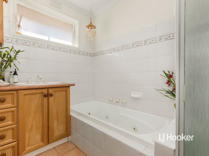 86 Tiverton Drive, Mulgrave VIC 3170