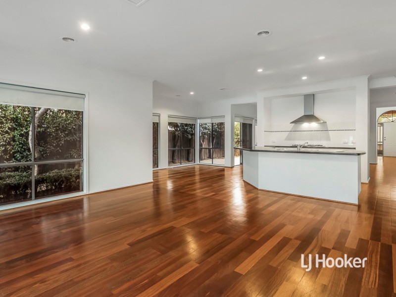 97 Shaftsbury Boulevard, Point Cook VIC 3030