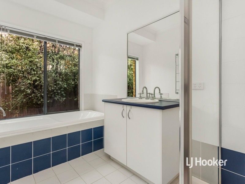 97 Shaftsbury Boulevard, Point Cook VIC 3030