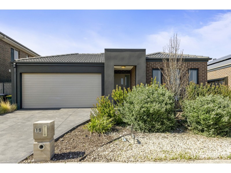 19 Seacoast Street, Point Cook VIC 3030