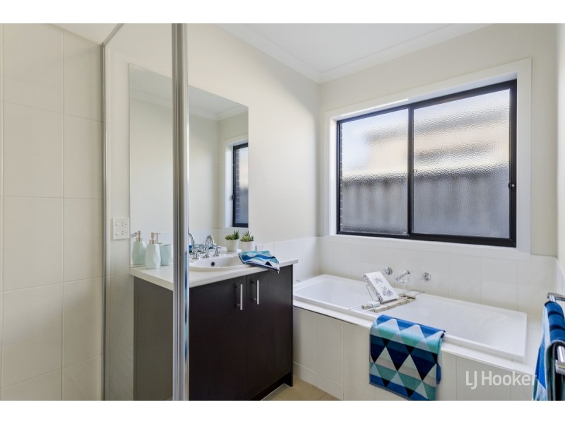 19 Seacoast Street, Point Cook VIC 3030