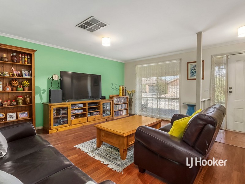 17 Seaside Close, Seabrook VIC 3028