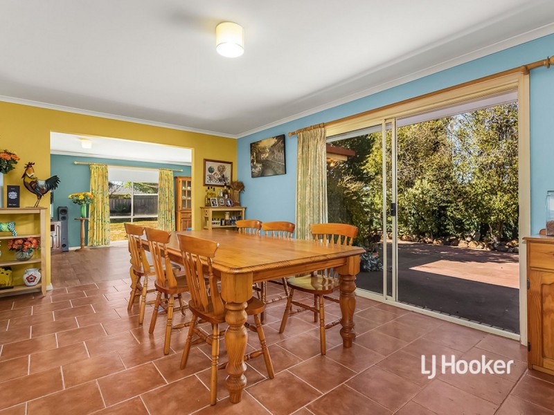 17 Seaside Close, Seabrook VIC 3028