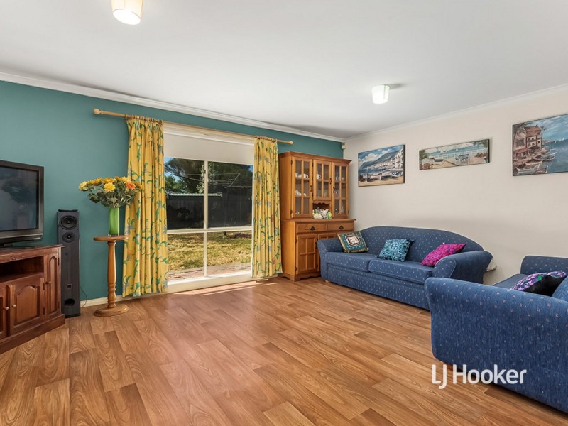 17 Seaside Close, Seabrook VIC 3028
