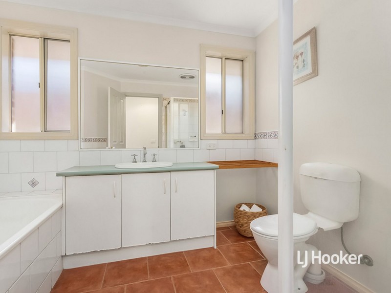 17 Seaside Close, Seabrook VIC 3028