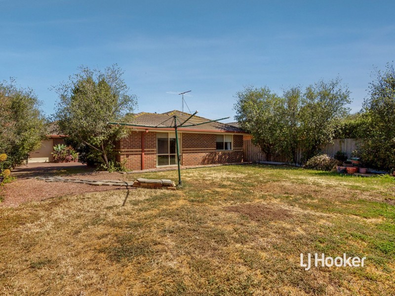 17 Seaside Close, Seabrook VIC 3028