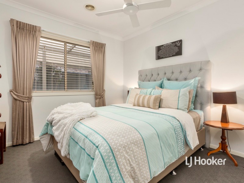 15 Dargy Amble, Point Cook VIC 3030