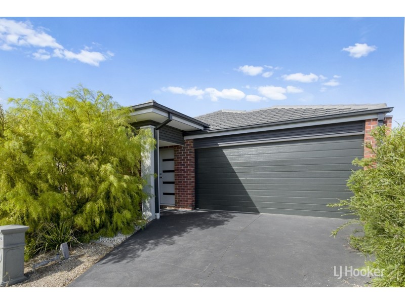 6 Warren Place, Truganina VIC 3029
