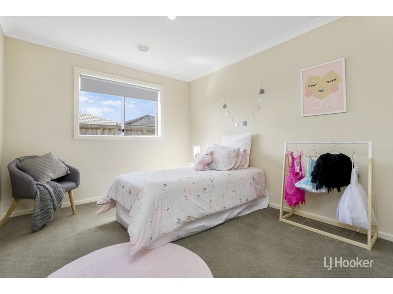 6 Warren Place, Truganina VIC 3029