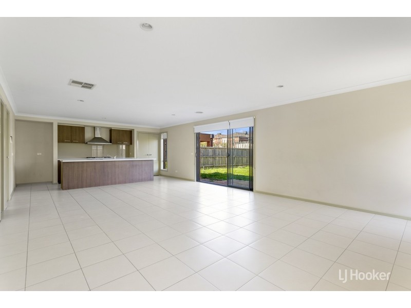 7 Kosa Avenue, Sunshine West VIC 3020