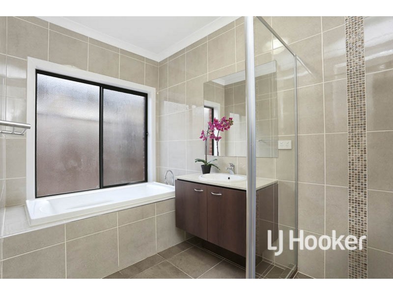 40 Hollywood Avenue, Point Cook VIC 3030