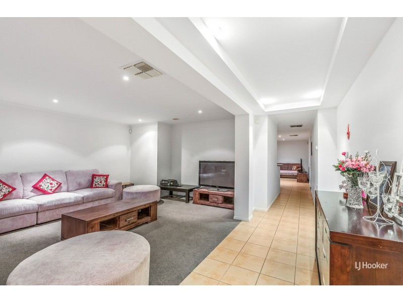 13 Brampton Close, Point Cook VIC 3030