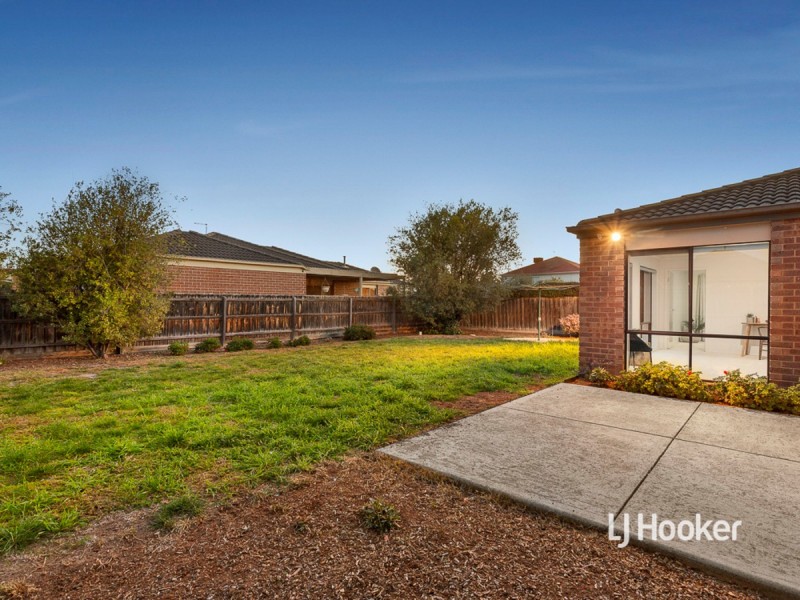 20 Hollington Crescent, Point Cook VIC 3030