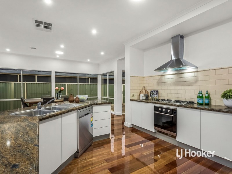 19 Dunnings Road, Point Cook VIC 3030