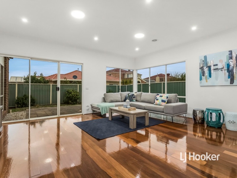 19 Dunnings Road, Point Cook VIC 3030