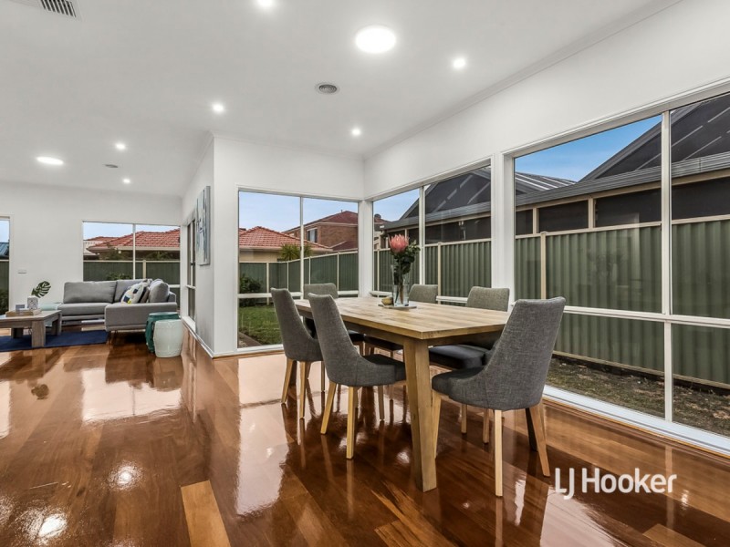 19 Dunnings Road, Point Cook VIC 3030