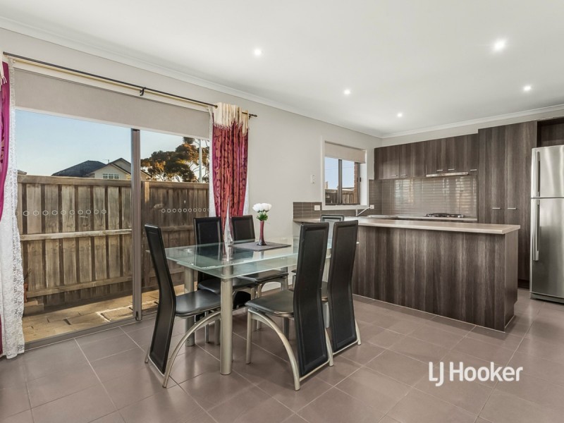15/3 Campaspe Way, Point Cook VIC 3030