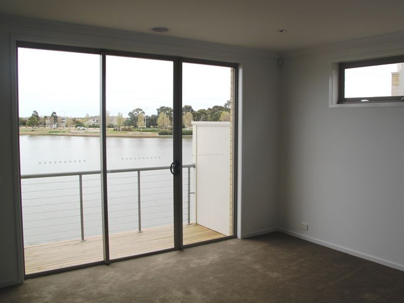 87 Broadbeach Circuit, Point Cook VIC 3030